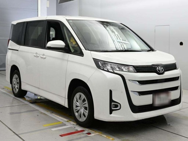 Toyota NOAH 2022 7688553-5