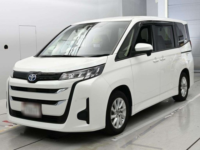 Toyota NOAH 2022 7688554-0