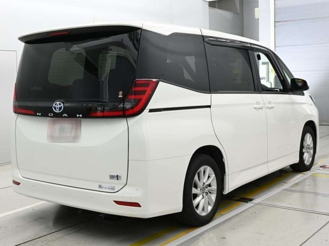 Toyota NOAH 2022 7688554-1