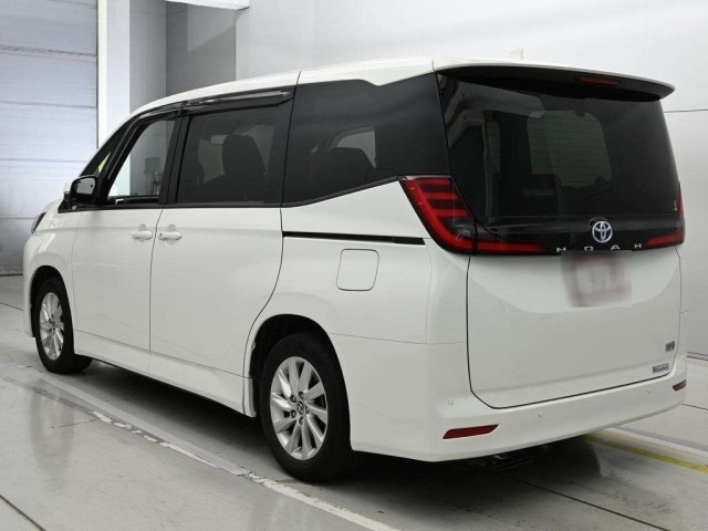 Toyota NOAH 2022 7688554-6