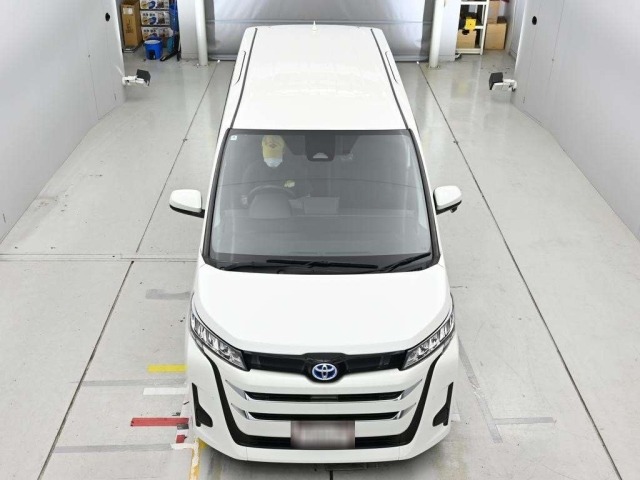 Toyota NOAH 2022 7688554-7