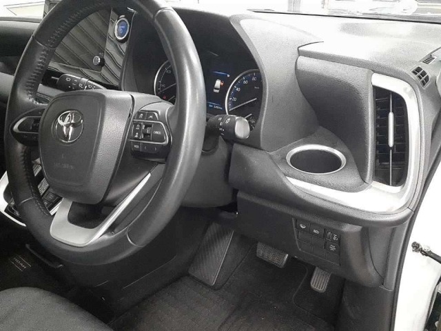 Toyota NOAH 2022 7688554-9