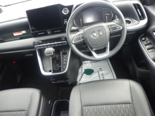 Toyota NOAH 2023 7688557-3