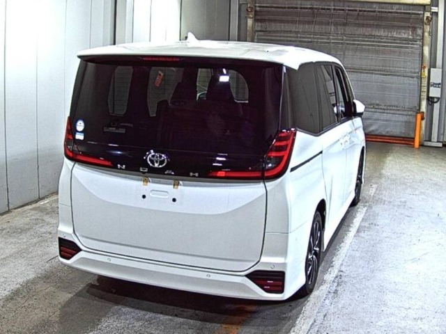 Toyota NOAH 2023 7688557-5