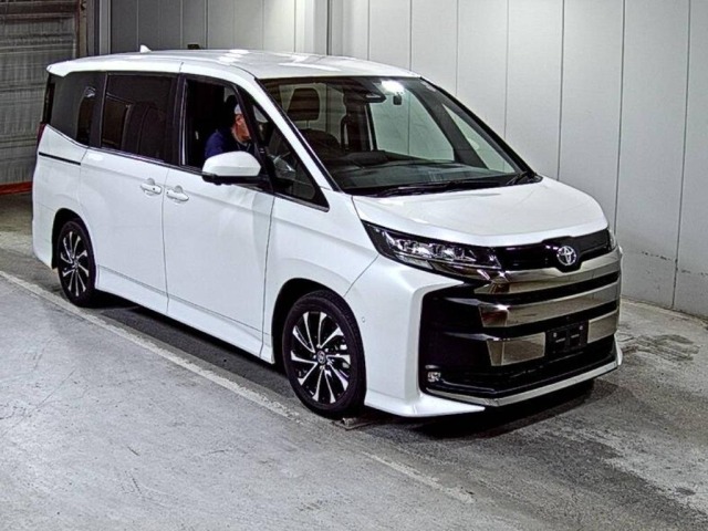 Toyota NOAH 2024 7688560-0