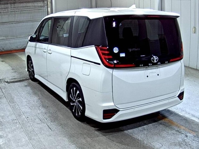 Toyota NOAH 2024 7688560-1