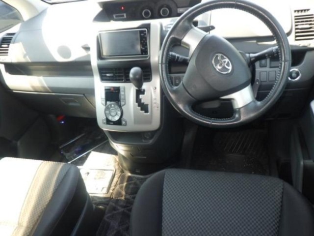Toyota NOAH 2009 7688561-3