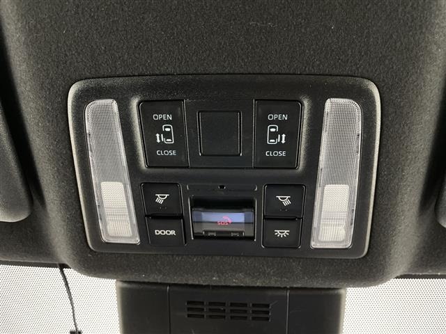 Toyota NOAH 2022 7688640-2