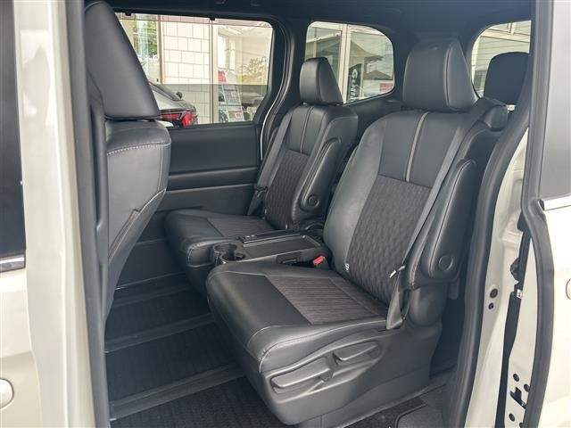 Toyota NOAH 2023 7688661-6