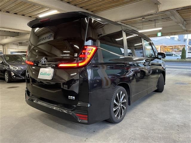 Toyota NOAH 2023 7688687-18
