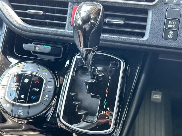 Toyota NOAH 2021 7688692-12