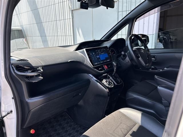 Toyota NOAH 2021 7688692-17
