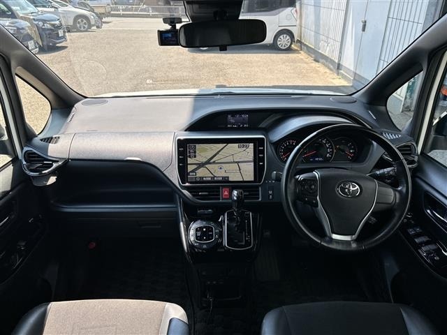 Toyota NOAH 2021 7688692-3