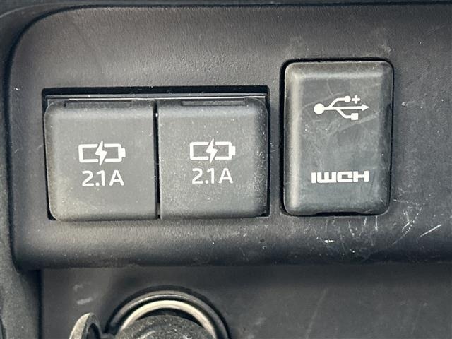 Toyota NOAH 2021 7688692-4