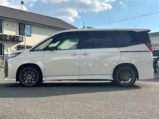 Toyota NOAH 2023 7688705-18
