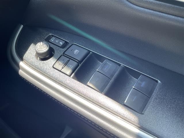 Toyota NOAH 2023 7688712-4