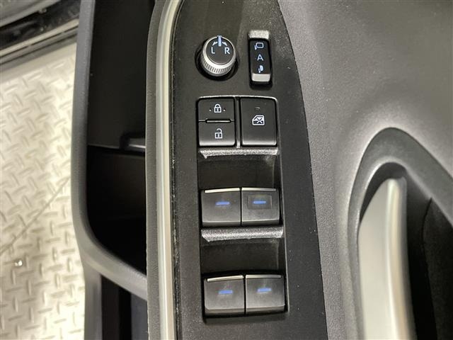 Toyota NOAH 2023 7688721-4