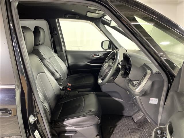 Toyota NOAH 2023 7688721-6