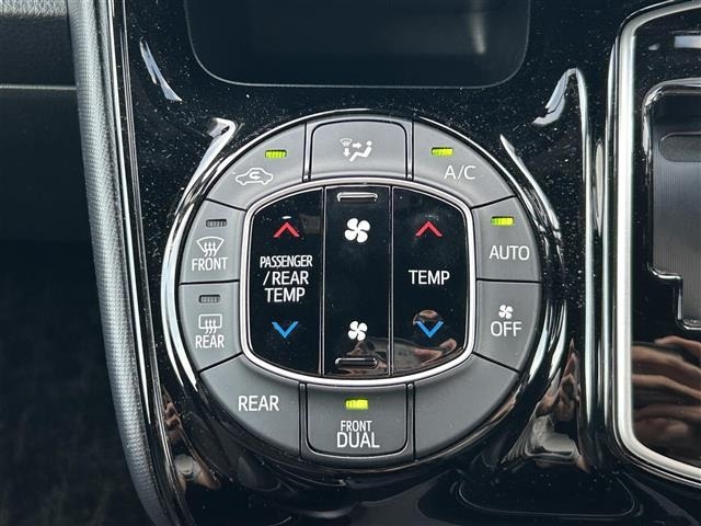 Toyota NOAH 2020 7688722-19