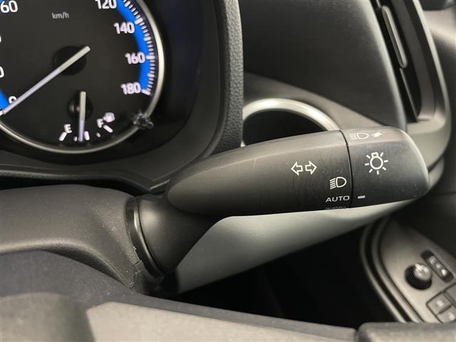 Toyota NOAH 2022 7688730-8