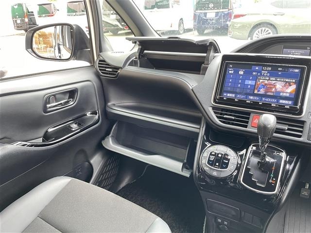 Toyota NOAH 2020 7688744-4