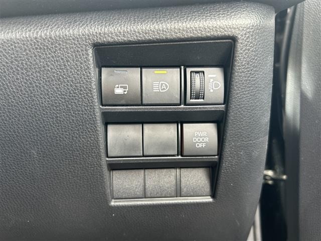 Toyota NOAH 2022 7688751-19