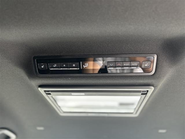 Toyota NOAH 2022 7688751-2