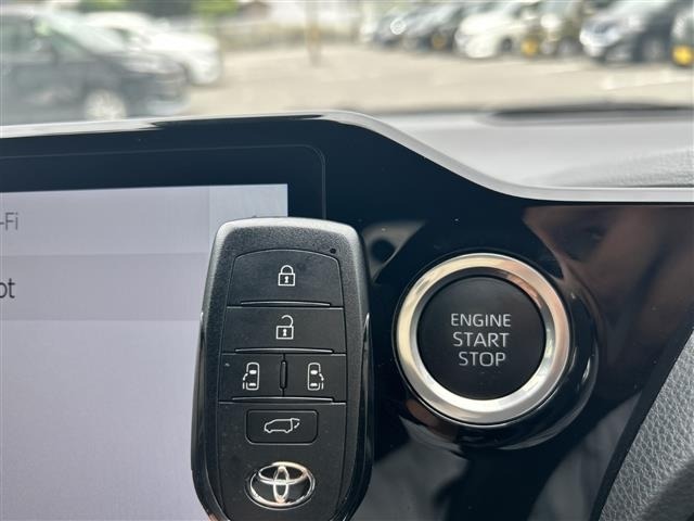 Toyota NOAH 2022 7688751-22