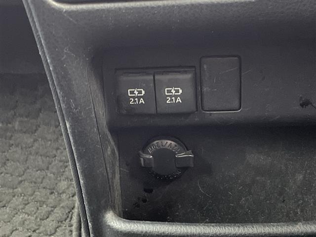 Toyota NOAH 2019 7688771-4
