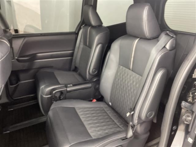 Toyota NOAH 2023 7688780-6