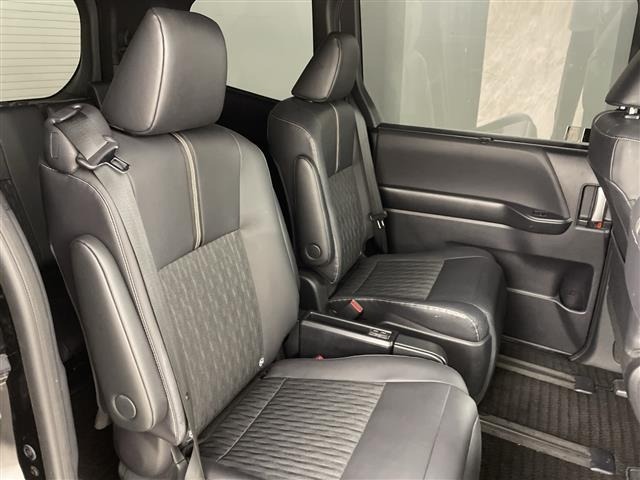 Toyota NOAH 2023 7688780-9