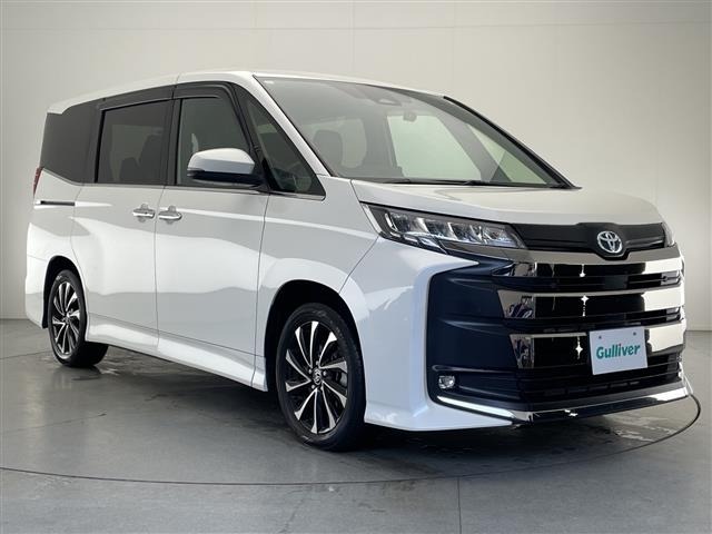 Toyota NOAH 2023 7688781-0