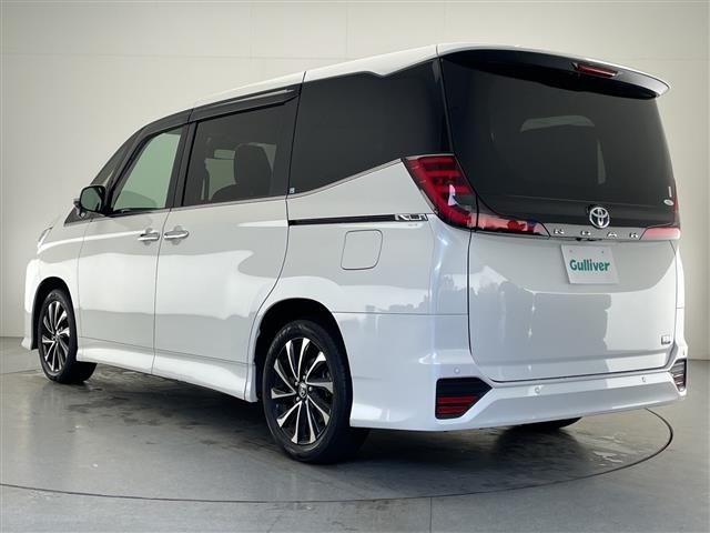 Toyota NOAH 2023 7688781-13
