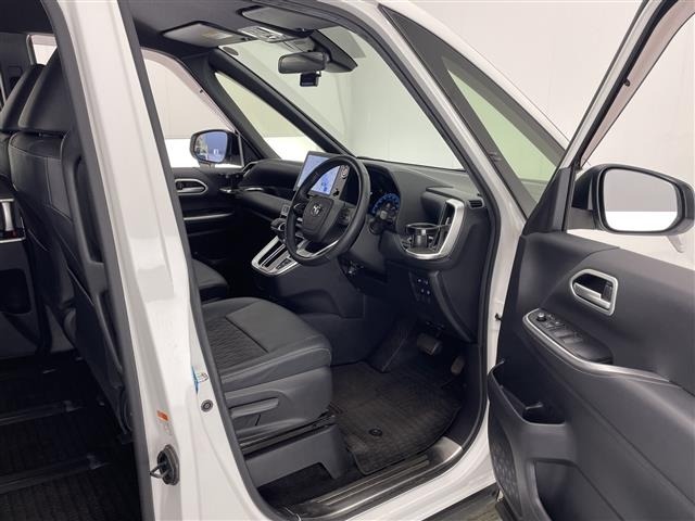 Toyota NOAH 2023 7688781-20