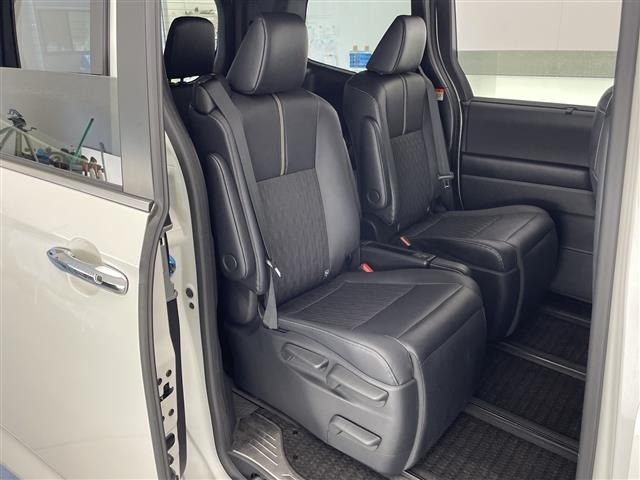 Toyota NOAH 2023 7688781-4