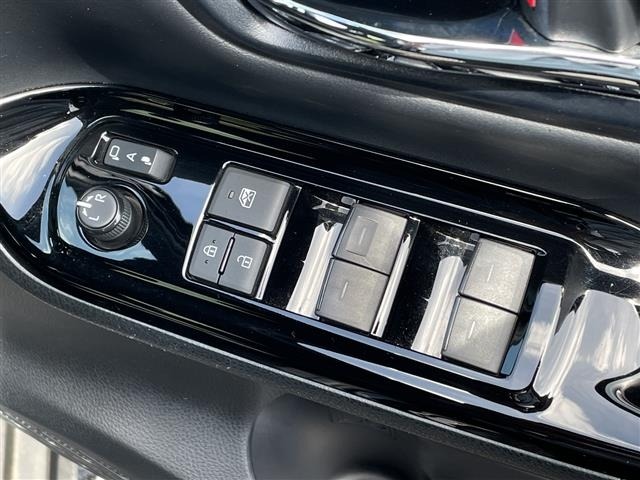 Toyota NOAH 2020 7688782-4