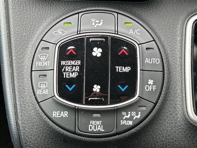 Toyota NOAH 2016 7688783-1
