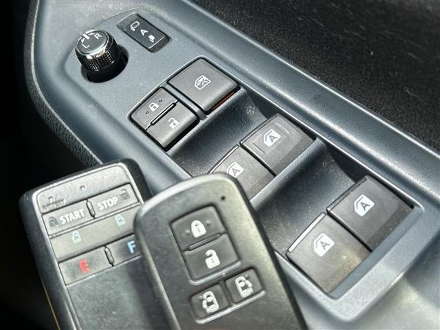 Toyota NOAH 2016 7688783-10