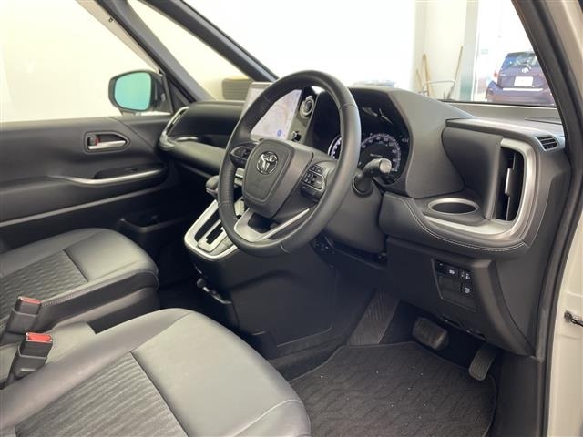 Toyota NOAH 2023 7688804-1