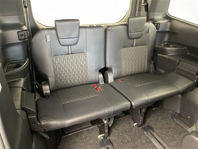 Toyota NOAH 2023 7688804-8