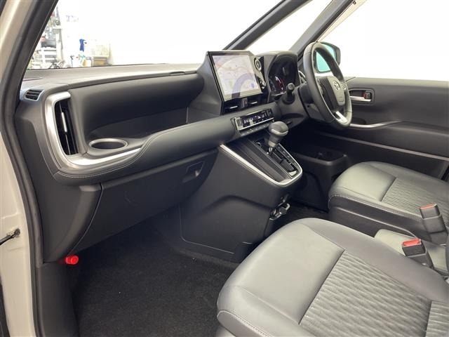 Toyota NOAH 2023 7688804-9