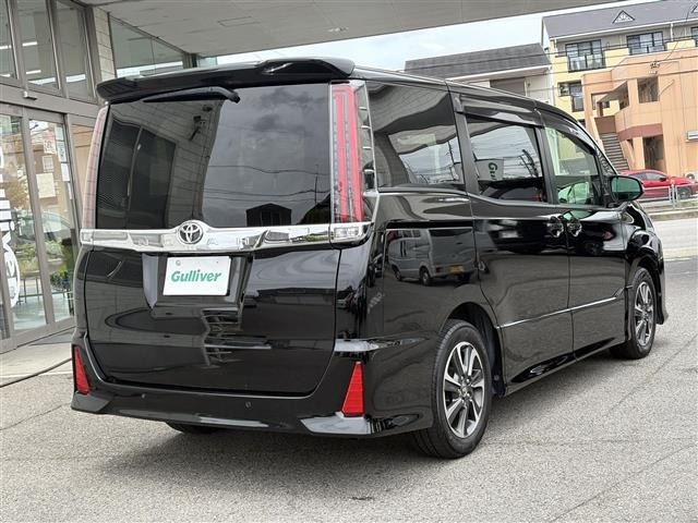 Toyota NOAH 2019 7688812-11