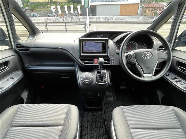Toyota NOAH 2015 7688819-14