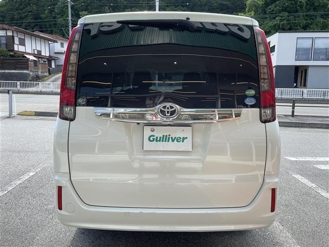 Toyota NOAH 2015 7688819-18