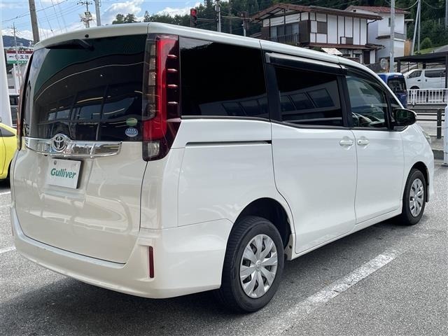 Toyota NOAH 2015 7688819-19