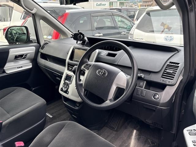 Toyota NOAH 2012 7688820-2