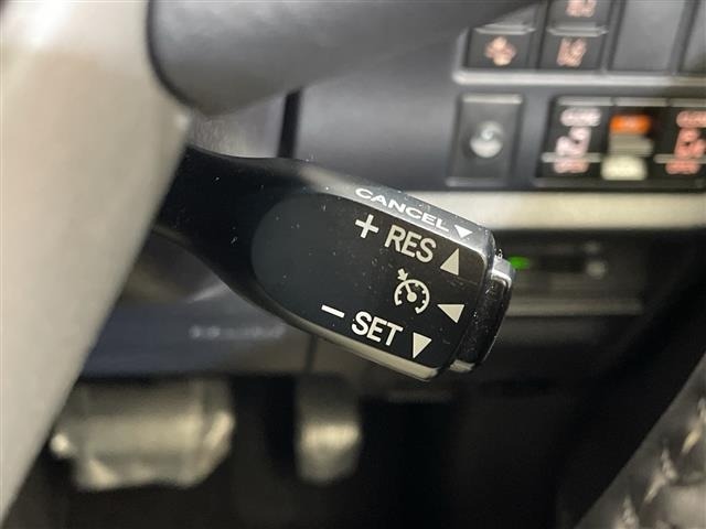 Toyota NOAH 2017 7688835-1