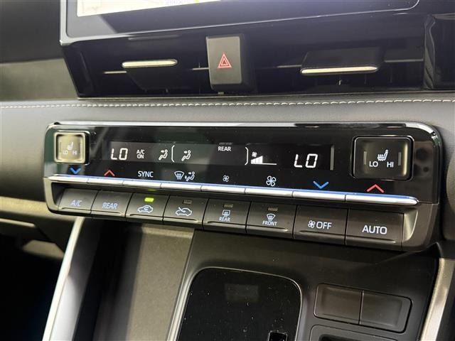 Toyota NOAH 2025 7688843-6