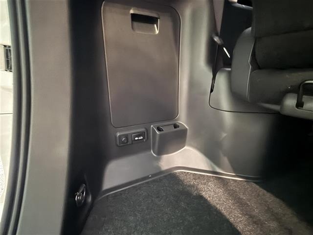 Toyota NOAH 2025 7688843-7