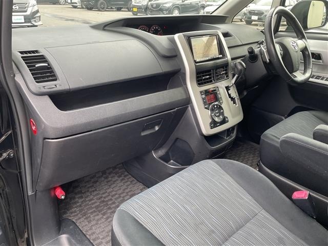Toyota NOAH 2012 7688844-7